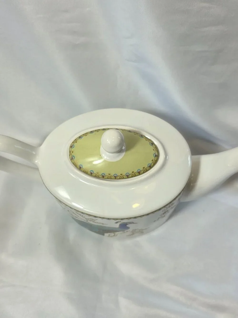222 Fifth (PTS) Peacock Garden Teapot & Lid White with Blue Green Peacock 4 Cup